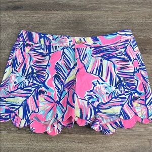 Lilly Pulitzer “Buttercup” Scallop Hem Shorts – Size 2 – 100% Cotton